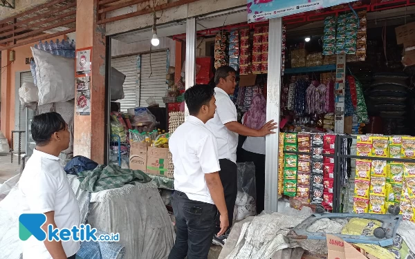 Thumbnail Berita - Jelang Bulan Ramadan, Polres Bangkalan dan Disperindag Sidak Pasar Ki Lemah Duwur