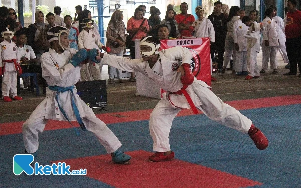 Thumbnail Jaring Atlet Muda, 225 Karateka Ikuti Kejuaraan Karate se-Kediri Raya