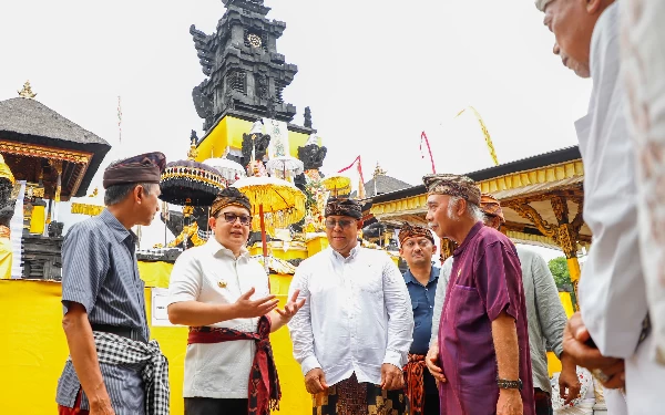 Pj Gubernur Jatim Pastikan Pura Agung Jagat Karana Siap Rayakan Hari Raya Nyepi