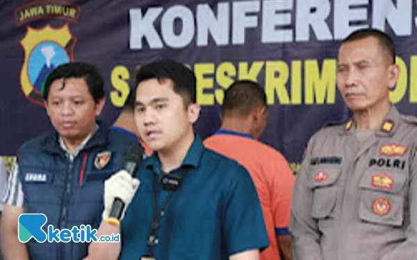 Thumbnail Pengedar Uang Palsu Diringkus, Polres Kediri Amankan Ratusan Uang siap Edar