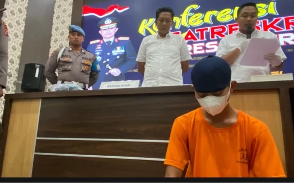 Thumbnail Cinta Bertepuk Sebelah Tangan, Pemuda di Kediri Racuni Pujaan Hati Pakai Sianida Hingga Meninggal