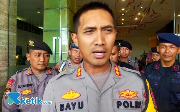 Thumbnail Pergeseran Logistik Pemilu Jember ke Surabaya, Polres Kerahkan 10 Personil Pengamanan