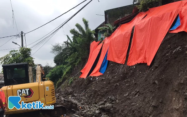 Thumbnail Masih Rawan, Warga Terdampak Longsor di Kota Malang Diimbau Tak Kembali ke Rumah