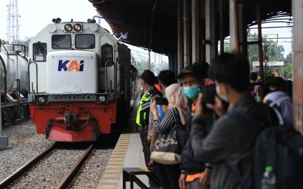 Thumbnail Berita - Kahuripan dan Brantas Jadi Kereta Api 'Idola' Mudik Lebaran