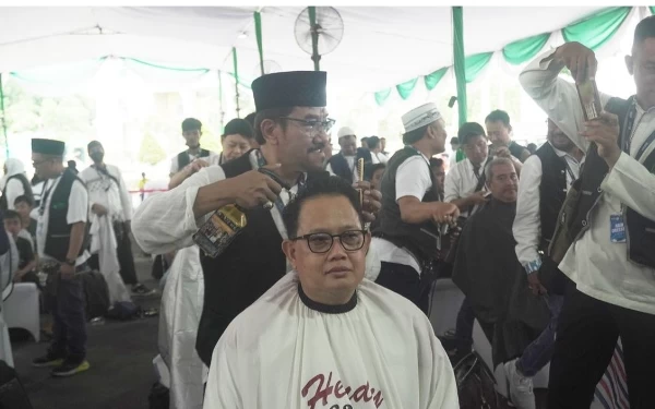 Komunitas Ngasal Cukur Rambut Gratis Sebanyak 1.445 Jemaah MAS