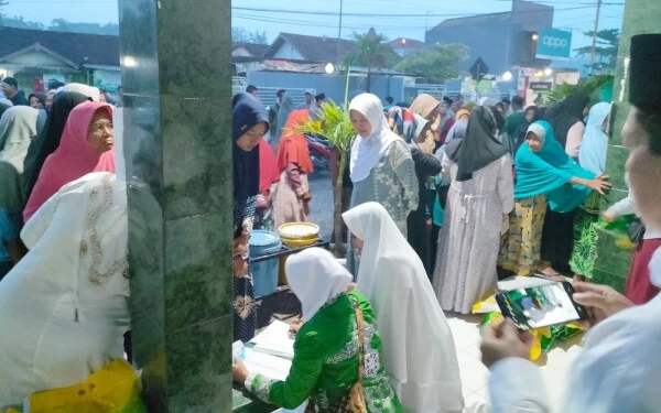 Thumbnail Pemkab Bojonegoro Gelar Pasar Murah untuk Tekan Inflasi, Dapat Apresiasi dari Pj Gubernur Jatim