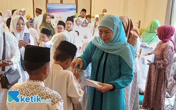 Thumbnail Bulan Ramadan Perbanyak Sedekah, Buka Dompet dan Bagikan Isinya ke Anak Yatim dan Duafa