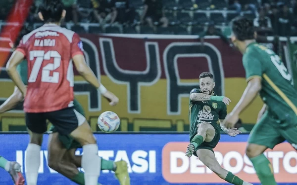 Thumbnail Persebaya Ditahan Imbang Madura United, Paul Munster: Pemain Kurang Ngotot dan Ngeyel