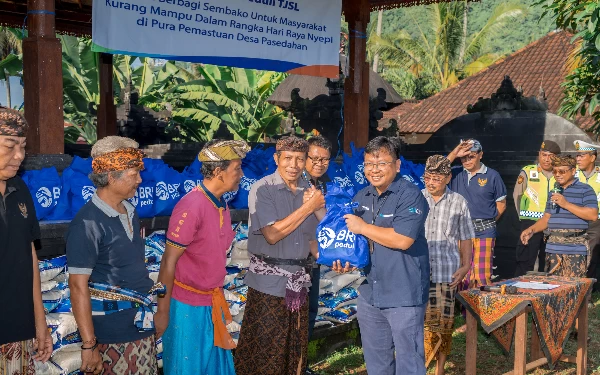 Thumbnail Berita - Peringati Hari Raya Nyepi, BRI Peduli Bagikan Bantuan Sembako di Bali