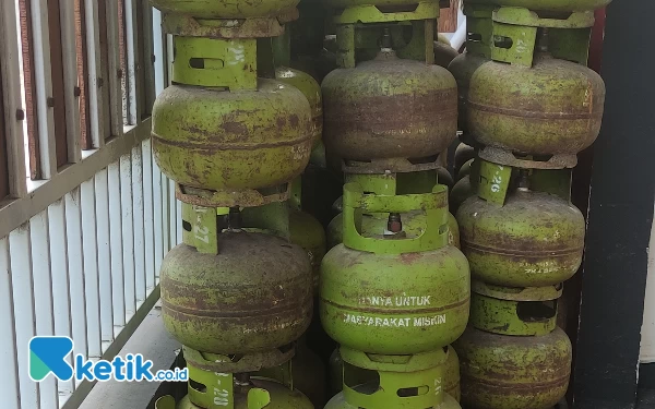 Thumbnail Berita - Netizen Tuban 'Rujak' Pertamina dan Diskoperindag di Medsos, Gara-Gara LPG 3 Kg Tembus Rp25 ribu