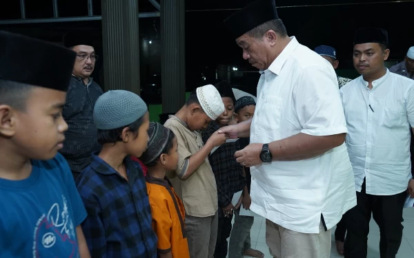 Thumbnail Berita - Wakil Bupati Asahan Gelar Safari Ramadhan Hari ke-2 di Masjid Raya Pekan