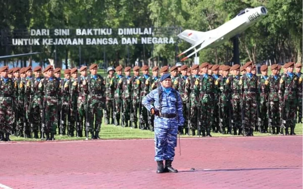 Thumbnail Berita - Apel Bersama, Gubernur AAU Ingatkan Semua Taruna Calon Pemimpin Masa Depan