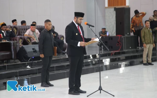 Thumbnail Berita - Lantik 143 Pejabat Eselon III dan IV, Bupati Ali Bassam Dorong Perbaikan Kinerja Pemkab Halsel