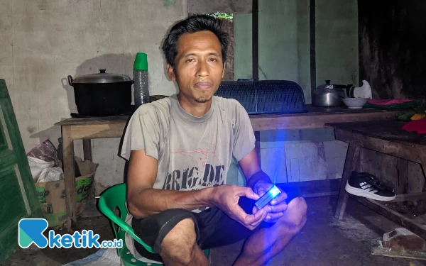 Thumbnail Lima Tahun Hidup Tanpa Listrik, Keluarga di Arjosari Pacitan Terpaksa Gunakan Lampu LED 5 Mili