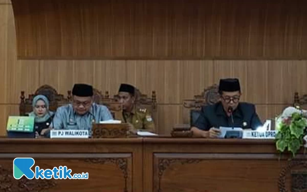 Thumbnail PJ Wali Kota Lubuklinggau Sampaikan Jawaban atas Pandangan Umum Fraksi di DPRD