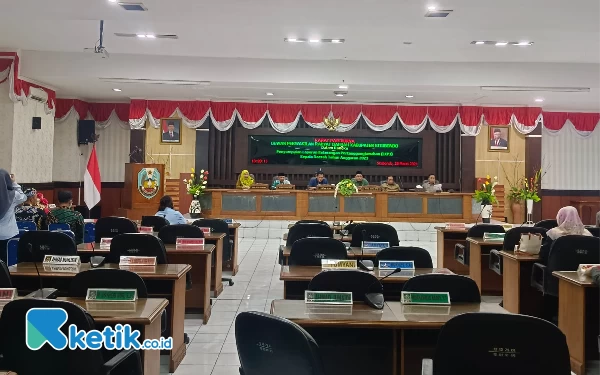 Waduh! Rapat Paripurna DPRD Situbondo Molor 4 Jam dan Tak Memenuhi Kuorum