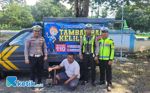 Thumbnail Jelang Mudik, Satlantas Polres Situbondo Siapkan Tambal Ban Gratis di Jalur Pantura Hutan Baluran