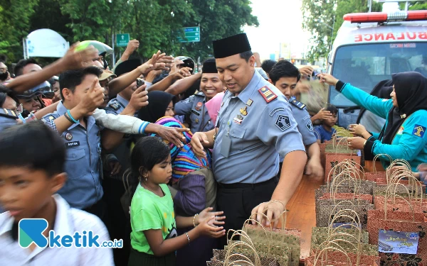 Thumbnail Berita - Rutan Situbondo Bagikan Ratusan Takjil Buka Puasa