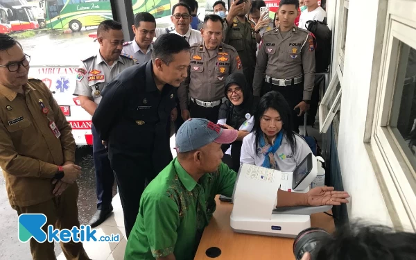 Thumbnail Jamin Mudik Aman, 118 Sopir Bus Dapat Pemeriksaan Kesehatan Gratis