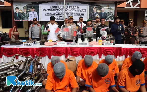 Thumbnail Ribuan Barang Bukti Kejahatan Dimusnahkan Polres Probolinggo Kota