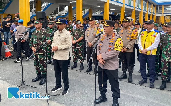 Thumbnail Angka Kecelakaan Jatim Tinggi, Kapolri Kunjungi Terminal Purabaya Pastikan Mudik Aman