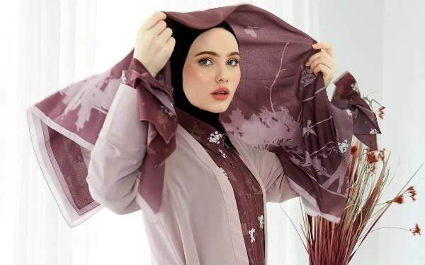 Thumbnail Tips Mengenakan Hijab Agar Tampil Stylish saat Lebaran