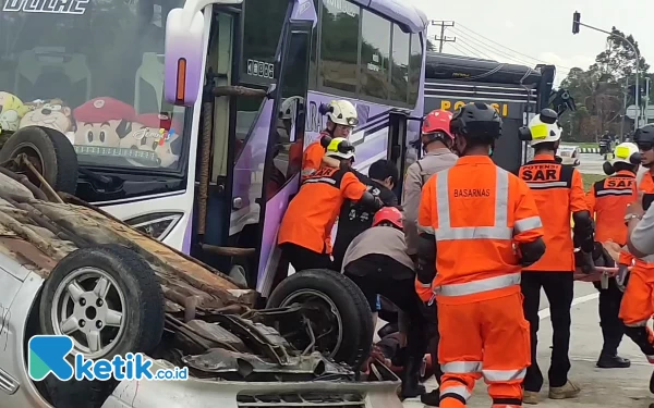 Thumbnail Jelang Arus Mudik, Basarnas-Tim Gabungan Gelar Simulasi Tanggap Darurat Kecelakaan di Tol Trans Sumatera