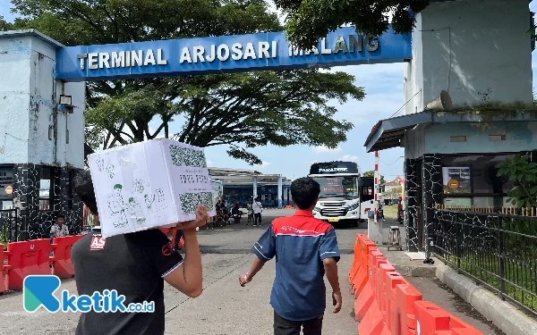 Thumbnail Berita - Pantauan Pemudik di Terminal Arjosari Kota Malang Masih Terlihat Lenggang