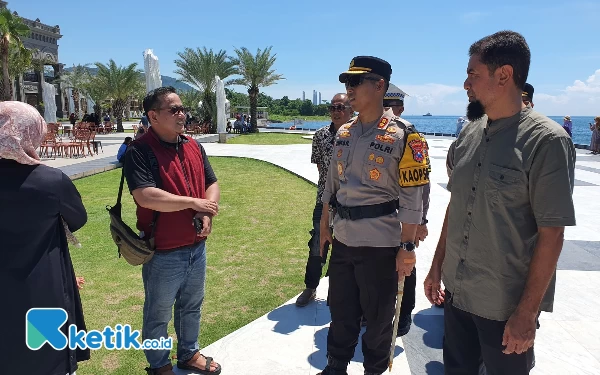 Patroli di Rest Area dan Wisata Pantai Utama Raya, Kapolres Situbondo Ingatkan Pengunjung Waspada