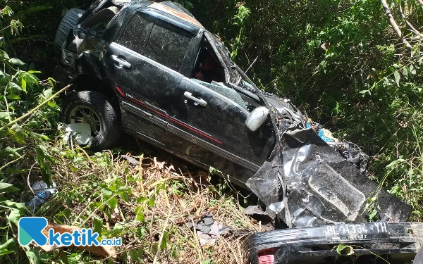 Thumbnail Mobil Pemudik Masuk Jurang di Lintas Tengah Gunung Singgah Mata, Satu Penumpang Meninggal Dunia