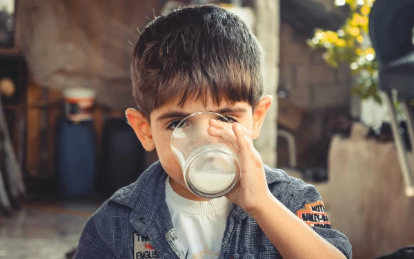 Thumbnail Berita - Lebih Baik Mana, Susu UHT atau Susu Pertumbuhan Untuk Tumbuh Kembang Anak ?