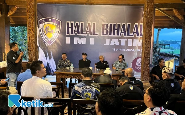 Thumbnail Unik! Pengurus IMI Jatim Gelar Halal Bihalal di Ponpes Balap Darul Ulum Agung Malang