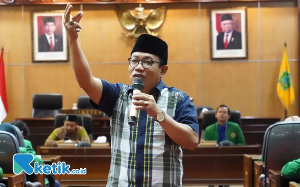 Thumbnail Berita - Bupati Muhdlor Tersangka KPK, Ketua DPRD Sidoarjo H Usman Yakin Pemerintahan Tetap Jalan