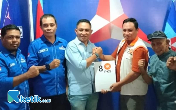 Thumbnail Senyum PKS dan Demokrat, Pertanda Akan Ada Koalisi di Pilkada Halsel 2024