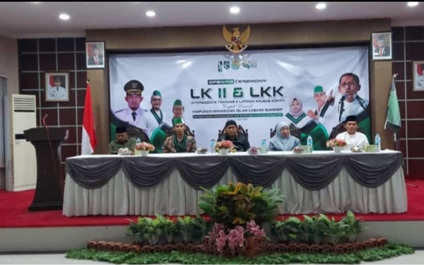 Thumbnail HMI-KOHATI Sumenep Gelar LK II dan LKK, Bupati dan Wabup Kompak Hadiri Pembukaan