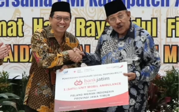 Thumbnail Berita - Dukung Dunia Kesehatan, Bank Jatim Sumbang Ambulans ke PMI Jatim