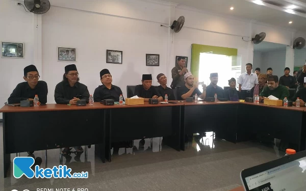 Thumbnail Mantan Kajari Kabupaten Pasuruan Mendaftar Calon Bupati ke PKB