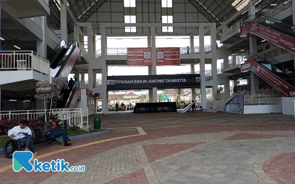 Thumbnail Nobar Timnas di Pasar Induk Among Tani Kota Batu, Parkir Hingga Makan Gratis