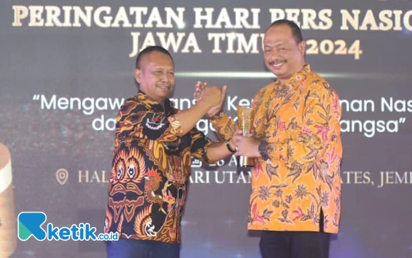 Thumbnail Ketua KONI Jatim Raih Sport Achievement Award dari PWI