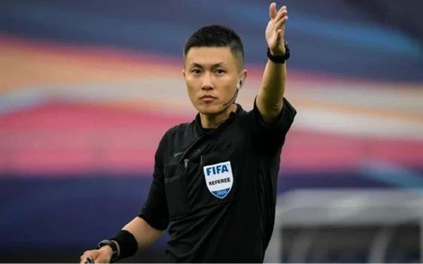 Thumbnail 4 Keputusan Wasit Shen Yinhao yang Bikin Netizen Indonesia Mencak-Mencak di Semifinal Piala Asia U-23