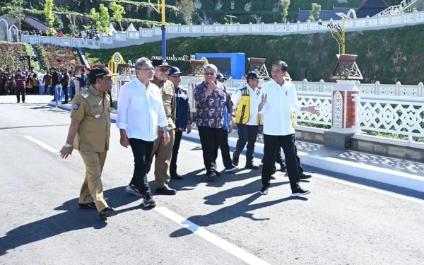 Thumbnail Kunjungi Sumbawa, Fahri Hamzah Dampingi Jokowi Resmikan Bendungan Tiu Suntuk