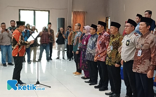 Thumbnail PPIH Embarkasi Surabaya Resmi Dilantik, Mayoritas Berusia Muda dan Sehat