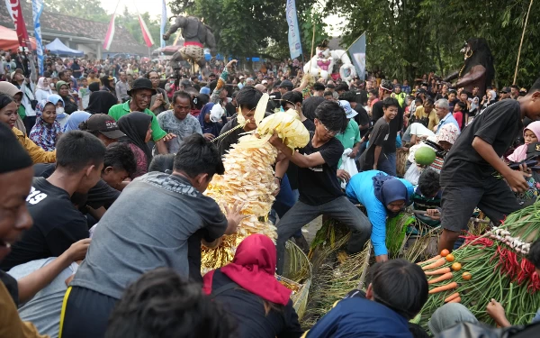 Thumbnail Cerita di Balik Upacara Adat Mbah Bregas, Ngino Sleman