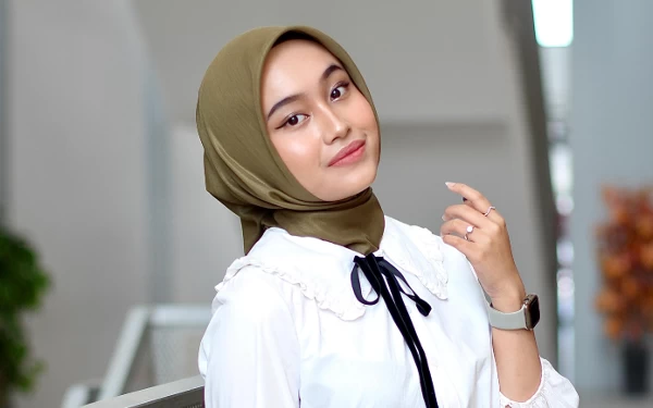 Thumbnail Lulu Sa'billah, Finalis Putri Hijabfluencer Jabar 2024 Ajak Generasi Muda Bantu Pemerintah