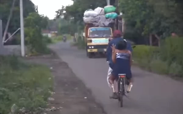 Thumbnail Berita - Viral Seorang Ayah Dituding ‘Perdagangkan’ Anak Perempuan ODGJ di Jember, Ini Faktanya