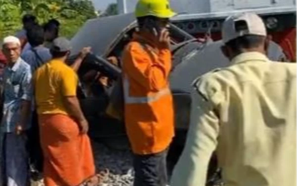 Thumbnail Satu Keluarga Tertabrak Kereta Api di Rejoso Pasuruan, Empat  Orang Meninggal