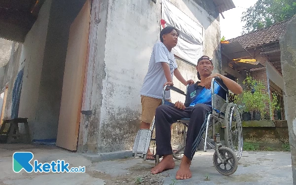 Kisah Adit, Bocah SMP di Kediri Rawat Orang Tua Stroke, Akhirnya Dapat Bantuan Pemkab