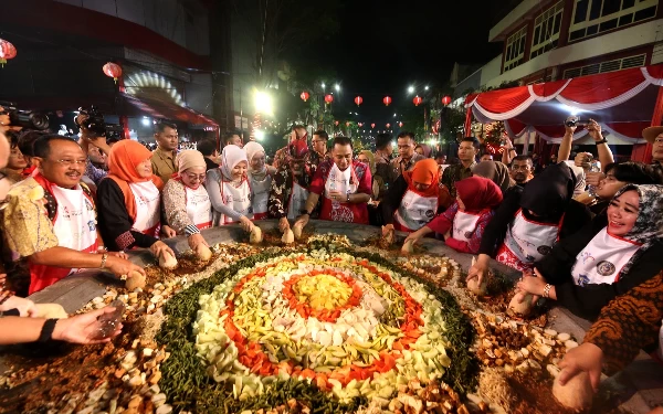 Bakal Heboh! 108 Komunitas Siap Ikuti Festival Rujak Uleg Surabaya