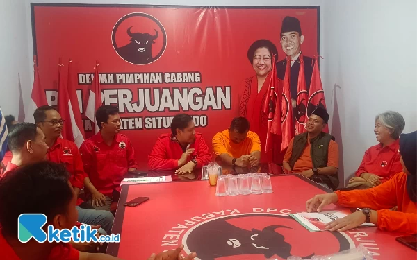 Yusuf Rio Wahyu Prayogo Datangi Kantor DPC PDIP Situbondo, Ini Tujuannya