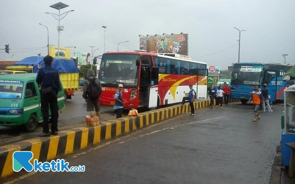 Thumbnail Transportasi Publik di Kawasan Cileunyi Semrawut,  Pemkab Bandung Terus Upayakan Bangun Terminal